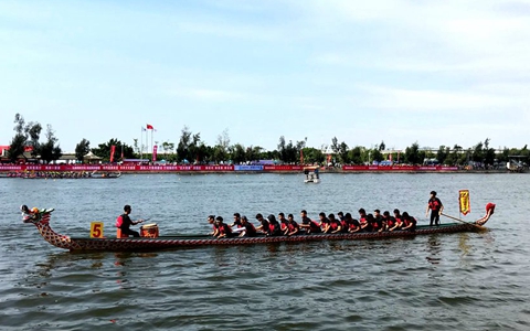 海峽兩岸龍舟賽在廈門(mén)開(kāi)賽