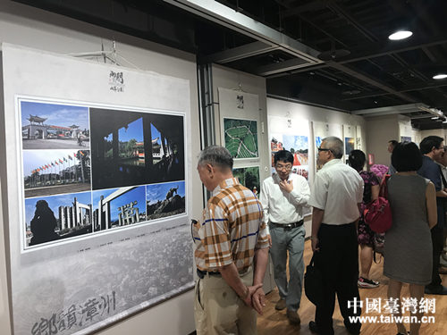 臺北民眾看展