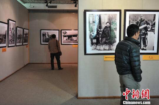 兩百餘幅昆明老照片春節(jié)展出追憶民俗（圖）