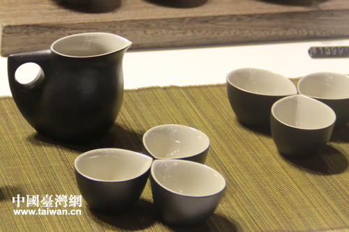 陸寶陶瓷參展的茶具（臺(tái)灣網(wǎng) 段雯婷 攝）