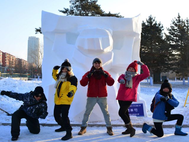 臺(tái)大學(xué)生獲國(guó)際大學(xué)生雪雕大賽優(yōu)秀獎(jiǎng)