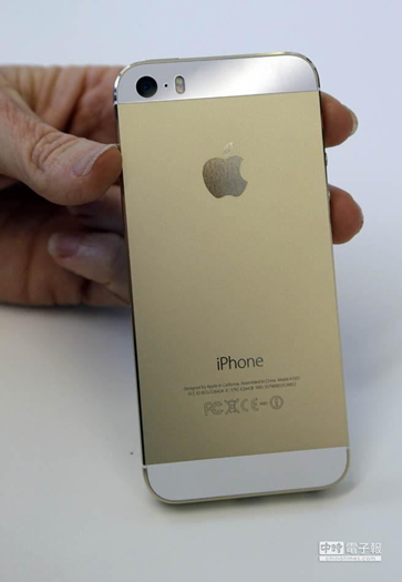 “土豪金”iPhone5S比真金還貴競拍30萬臺幣