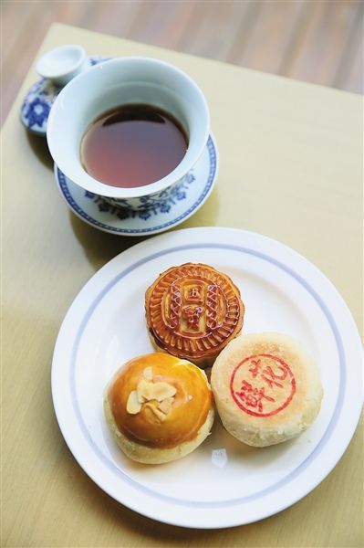 中秋節(jié)“每人平均百元”成潮流 食品商家搶灘大眾市場(chǎng)