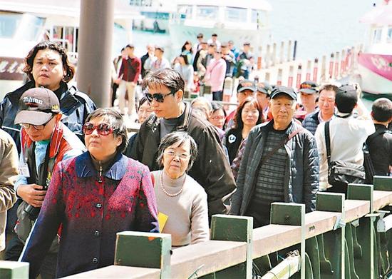 大陸游客赴臺(tái)榮景不再。（圖片來源：臺(tái)灣《經(jīng)濟(jì)日?qǐng)?bào)》）