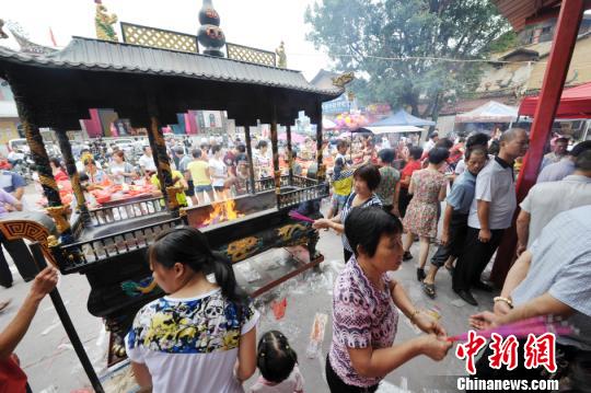 閩臺(tái)同“乞龜”普度求平安