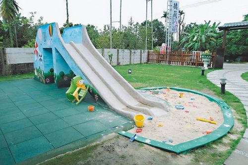 “還有大象溜滑梯”臺(tái)夫婦將幼兒園變特色餐廳