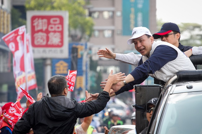 綠批新北“小內(nèi)閣”成敗選避風(fēng)港 藍(lán)回應(yīng):過分解讀