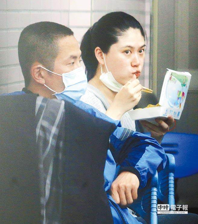 臺軍官妻子被曝多次把玩阿帕奇 懲處名單出爐