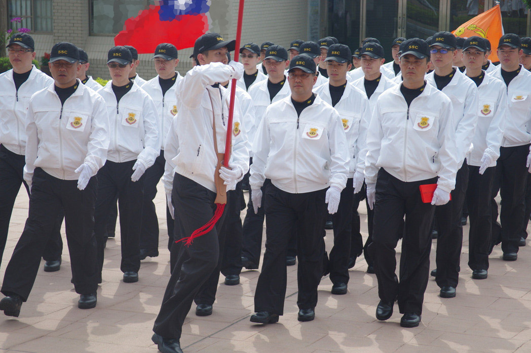 去年11月13日，為因應(yīng)2016“大選”，“特勤中心”舉行候選人維安人員成軍典禮