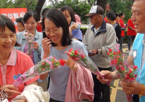 　　國民黨主席選舉倒數(shù)6天選情升溫，6位候選人訴求團(tuán)結(jié)