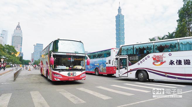 臺“大選”前陸客團(tuán)驟減 8成遊覽車無生意可做