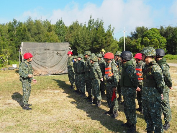 臺(tái)軍新制防彈背心 被曝採(cǎi)用舊版抗彈標(biāo)準(zhǔn)