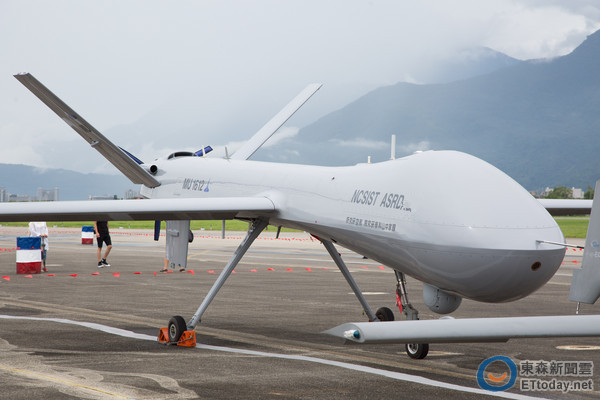 臺空軍花蓮基地13日營區(qū)開放 騰雲(yún)UAV無人機亮相