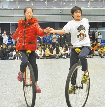 臺小學(xué)生歷經(jīng)艱難挑戰(zhàn)騎獨輪車環(huán)島1100公里獲讚