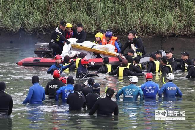 復(fù)興空難：尋獲1具女性遇難者遺體 死亡人數(shù)增至36人