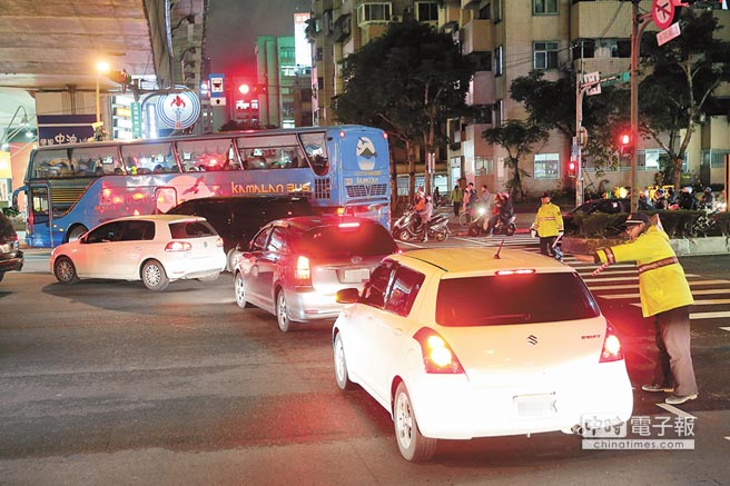 近日臺(tái)北市區(qū)塞車嚴(yán)重引爆民怨