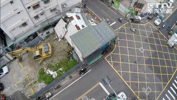 臺一建商強(qiáng)拆民宅 屋主吃個早餐家沒了