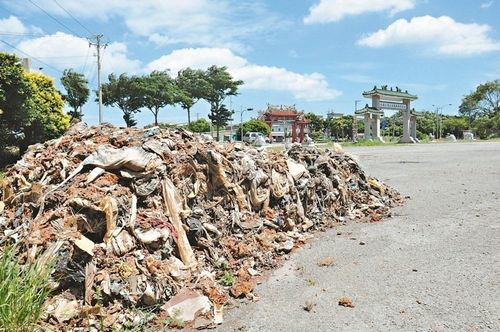 外地大量垃圾入侵苗栗民眾直斥“太離譜”（圖）