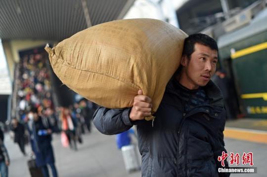 今年春運(yùn)將增加1億人次 2月5日起出現(xiàn)客流高峰