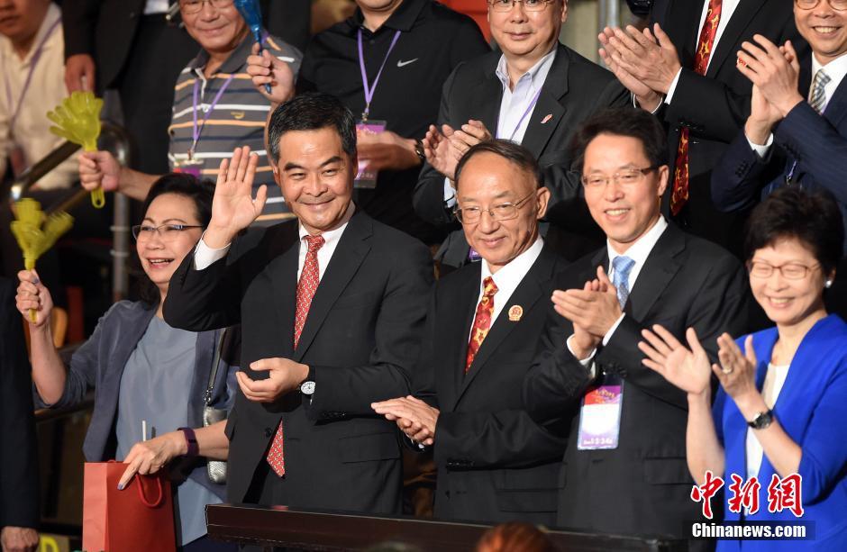 香港舉行“奧運精英約定你”大匯演 孫楊林丹傅園慧等與市民見面[組圖]