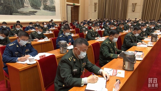 △2022年3月7日，解放軍和武警部隊(duì)代表團(tuán)全體會(huì)議現(xiàn)場(chǎng)。