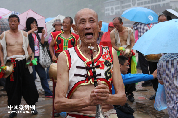 薛忠玉大爺78歲，吹了60多年嗩吶