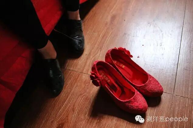 廣西16歲“娃娃夫妻”:我們還沒(méi)有養(yǎng)家的能力