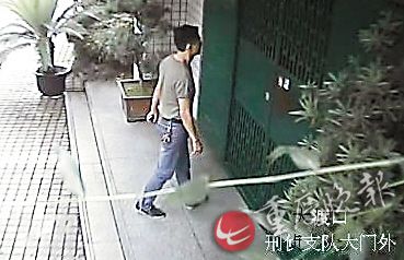 男子假冒警察行騙同時(shí)交5女友進(jìn)公安局顯擺被拘