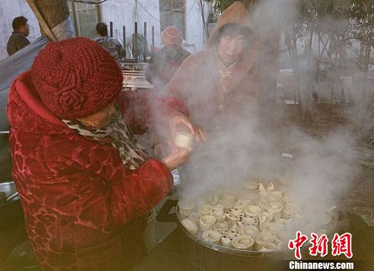 徐州馬莊第31屆元宵燈會(huì)如期舉行傳統(tǒng)面燈得以接力傳承