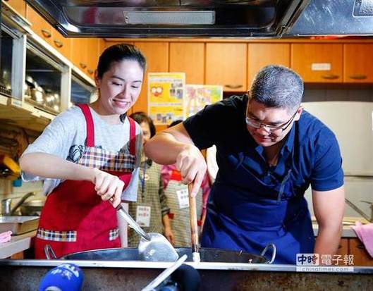 臺灣選舉候選人花招多 盤點你想也想不到的奇葩招數(shù)